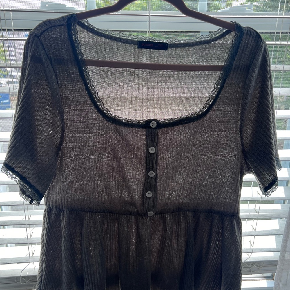 ROMWE Gray Ribbed Button-Up Top - Picture 5 of 5